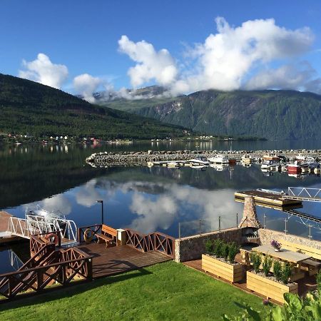 Solstrand Fjord Holiday Eidsvåg Exteriör bild