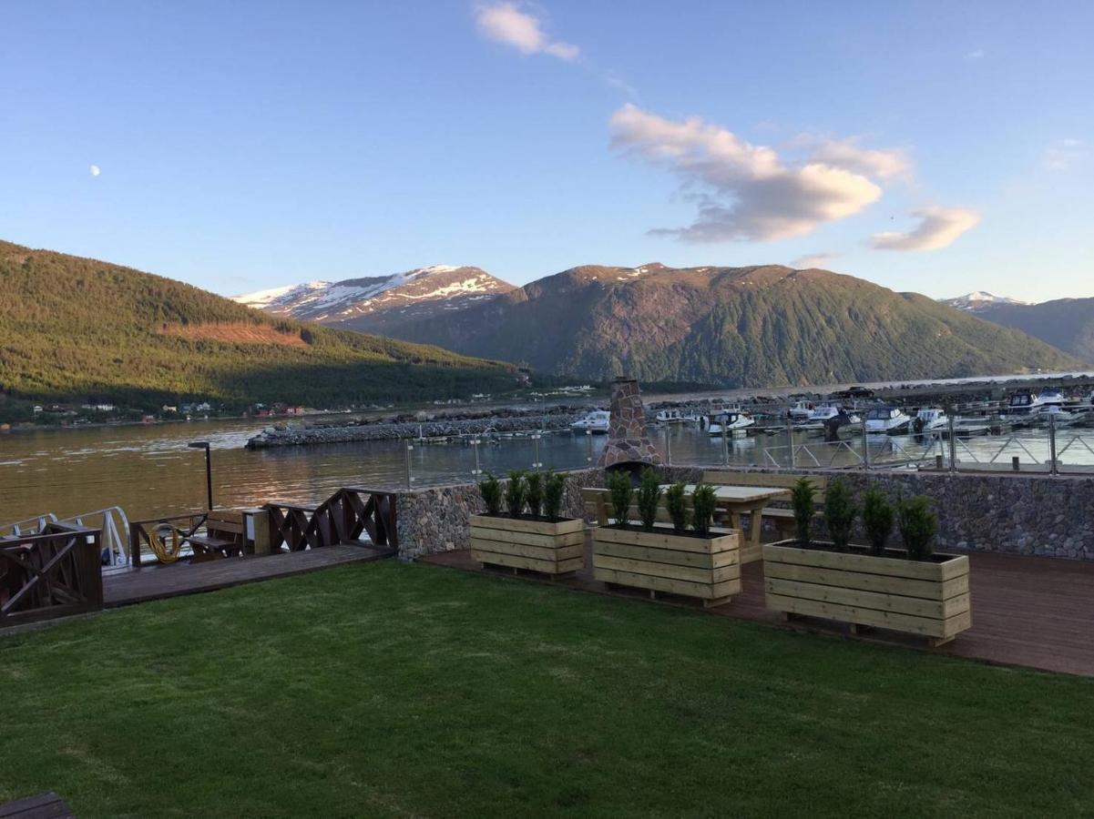Solstrand Fjord Holiday Eidsvåg Exteriör bild