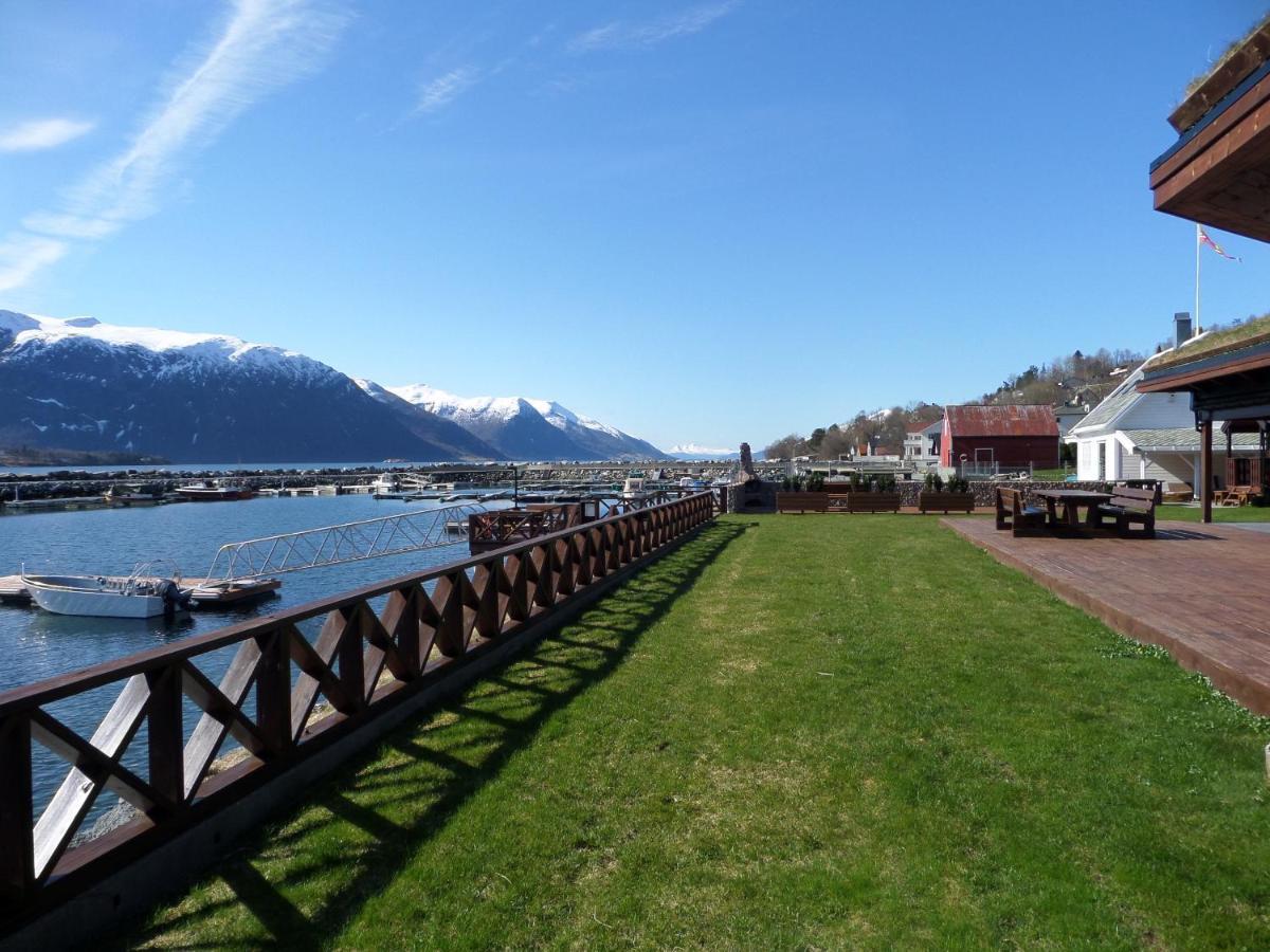 Solstrand Fjord Holiday Eidsvåg Exteriör bild